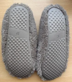 Plüschausschuhe Pantoffeln Gr. 37 neu