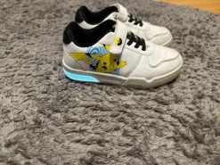 Pokémon Schuhe | blinkend | Deichmann | Größe 30