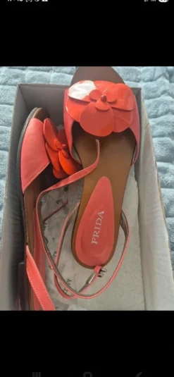Prachtige leren sandalen van Frida