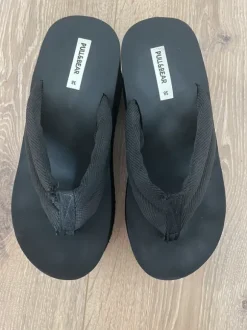 Pull & Bear slippers