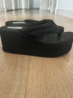 Pull & Bear slippers