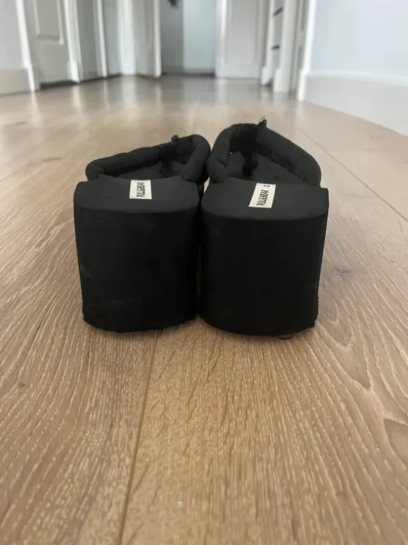 Pull & Bear slippers