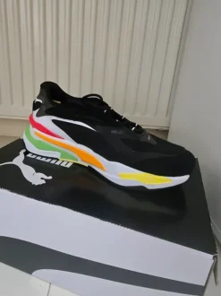 Puma sneakers maat 41.