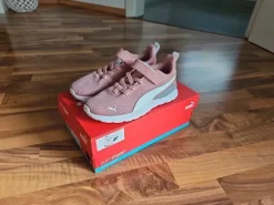 Puma Turnschuhe softfoam Größe 34