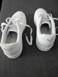 Puma Turnschuhe weiß Gr42