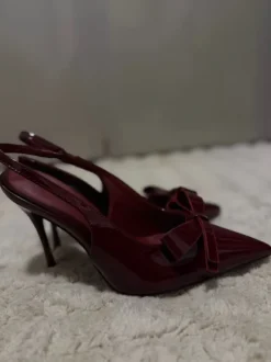 Pumps bordeaux met strik maat 39