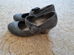Pumps mit Riemchen Gr. 37