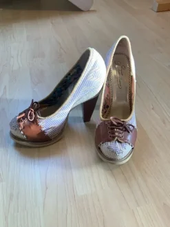 Pumps Poetic license