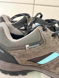 Quechua Wanderschuhe Damen Wandern - MH100 grau 39