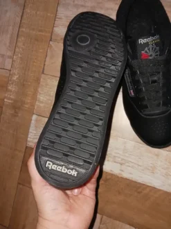Reebok für schmale Füsse. -Neu-