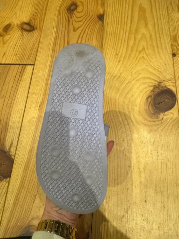 Replay slippers