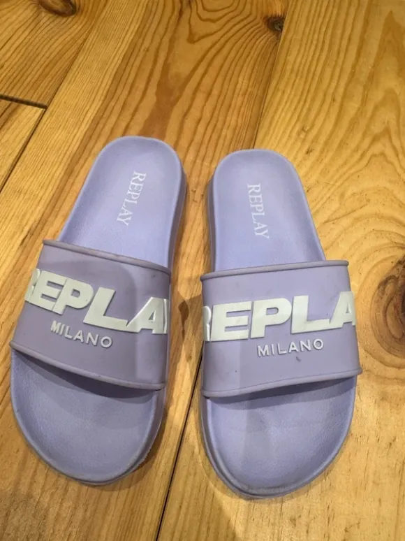 Replay slippers