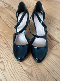 Riemchen Pumps neu