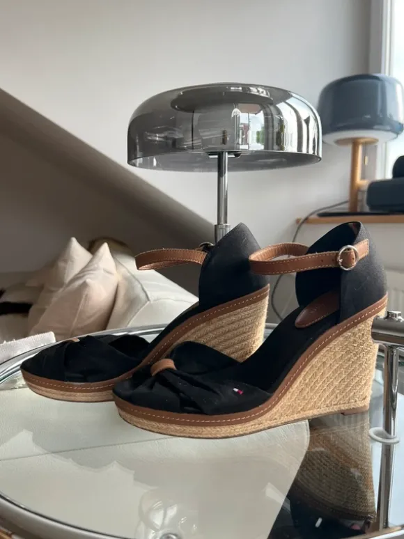 Riemensandale in Schwarz Tommy Hilfiger