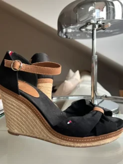Riemensandale in Schwarz Tommy Hilfiger