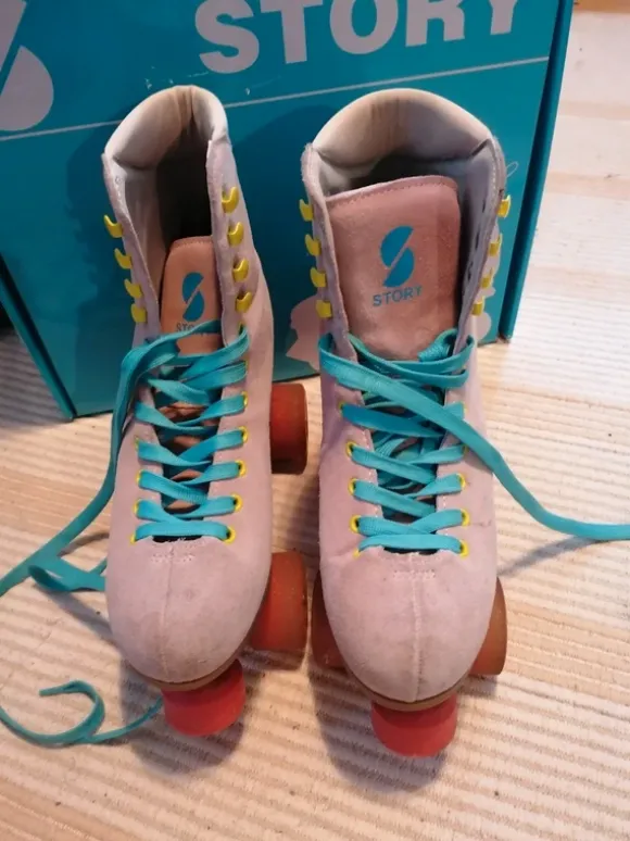 Rollschuhe/skates in 40