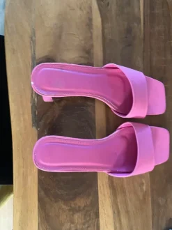 Roze hakjes