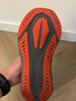 Running shoes - ASICS Novablast 5