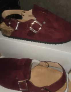 Sabot en daim à bride