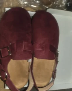 Sabot en daim à bride
