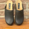 Sabots en bois et cuir noir