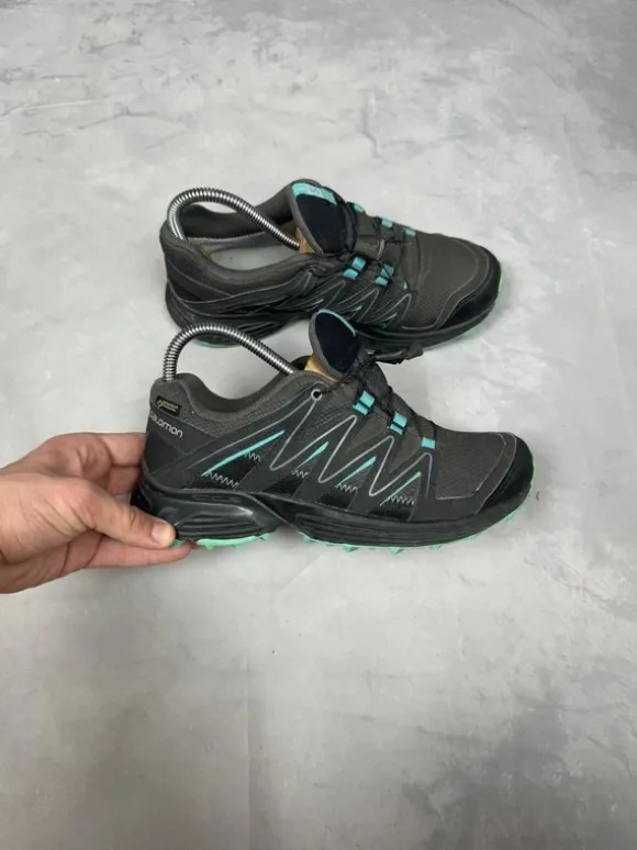 Salomon women’s gore Tex sneakers sz 37.5 eu 23cm