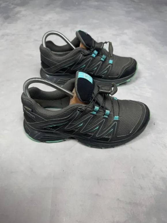 Salomon women’s gore Tex sneakers sz 37.5 eu 23cm