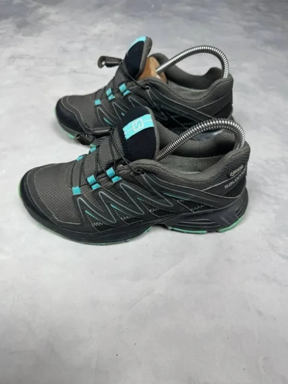 Salomon women’s gore Tex sneakers sz 37.5 eu 23cm