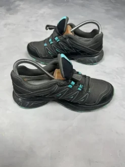Salomon women’s gore Tex sneakers sz 37.5 eu 23cm