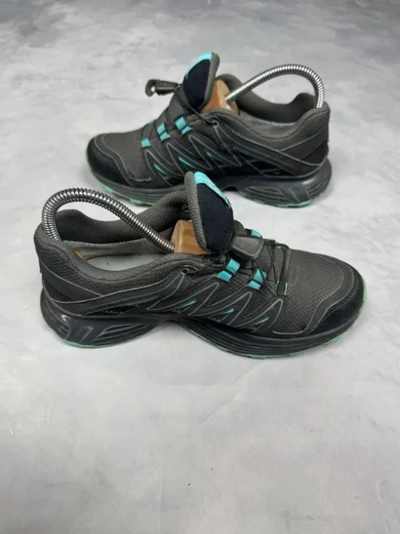 Salomon women’s gore Tex sneakers sz 37.5 eu 23cm