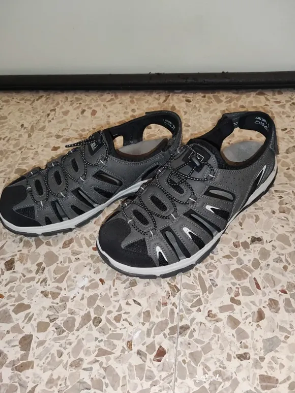 Sandal