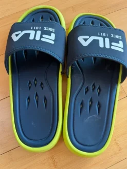 Sandale Badeschlappen FILA 43 neuwertig