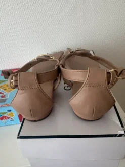 Sandale guess