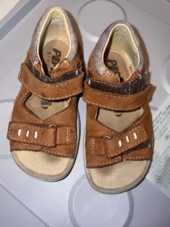 Sandalen 22