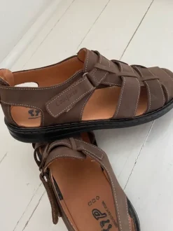 Sandalen 42 bruin