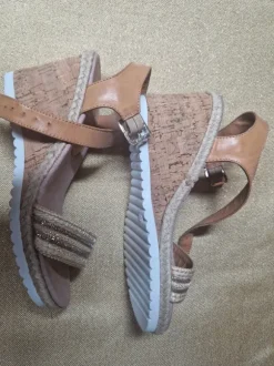 Sandalen Größe 37