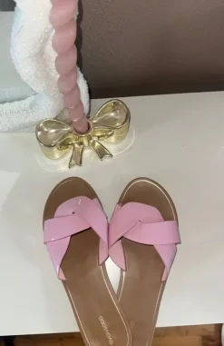 Sandalen met licht roze band