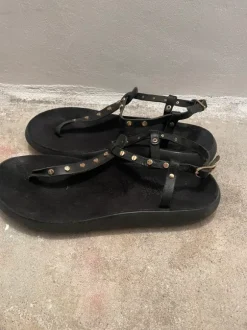 Sandalen met studs en mooie details aan gesp