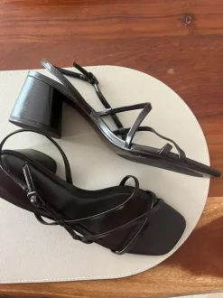 Sandalen mit Absatz