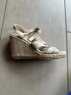 Sandalen mit Keilabsatz