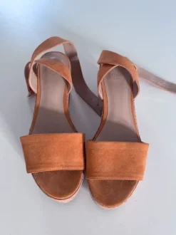 Sandalen mit Plateau