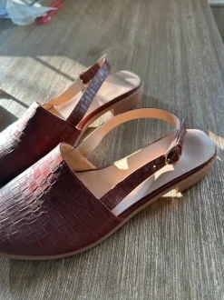 Sandalen vorne geschlossen