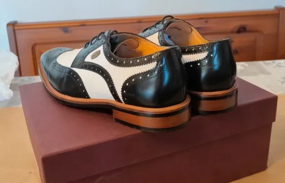 Scarpe "Brogue Gatsbay" vera PELLE bianca & Nera stile '20-'30. Nuove. Prezzo fisso