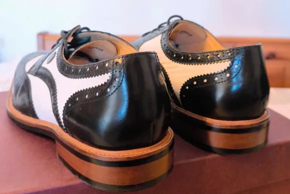 Scarpe "Brogue Gatsbay" vera PELLE bianca & Nera stile '20-'30. Nuove. Prezzo fisso