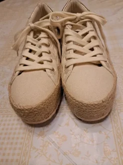 Scarpe con lacci