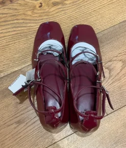 Scarpe con tacco basso bordeaux Bershka taglia 39