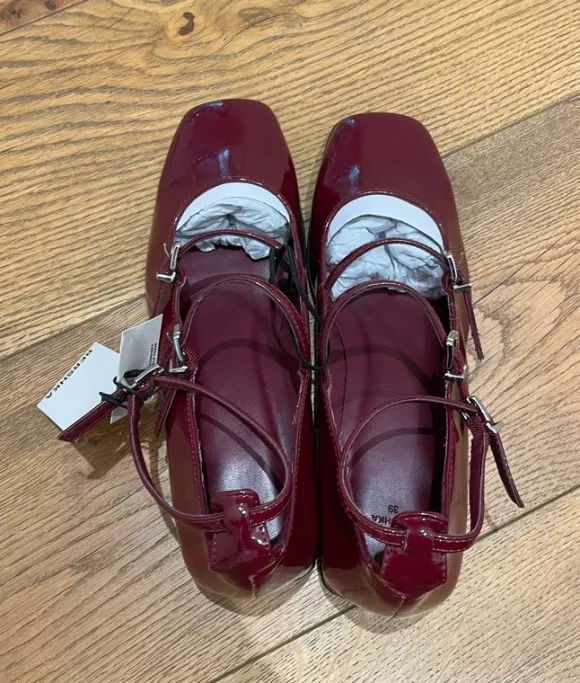 Scarpe con tacco basso bordeaux Bershka taglia 39