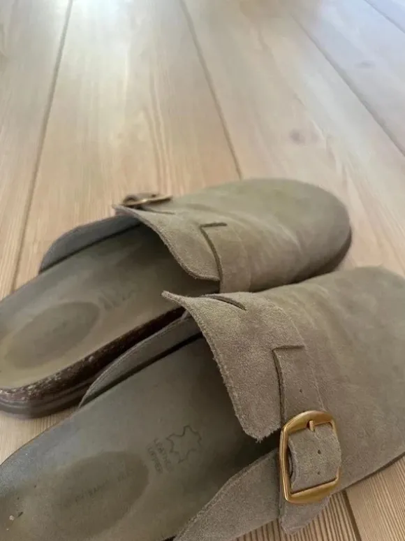 Schlappen aus Leder - Clogs