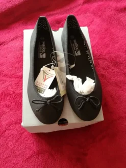 Schöne neu Schuhe