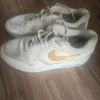 Schöne und bequeme Schuhe
